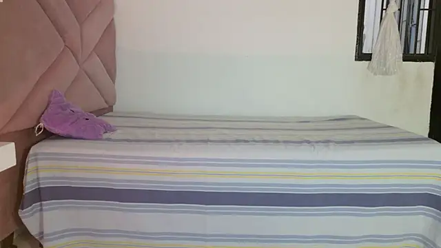 eva_sin18 live sex cam