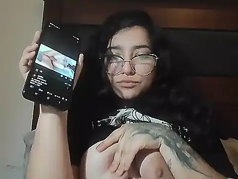 creepyh0e_ webcam