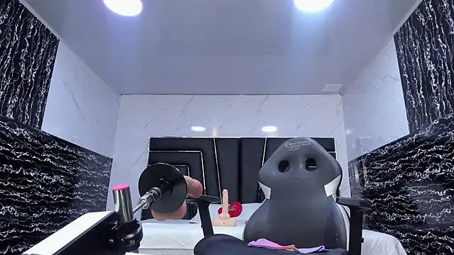Ladyy_Scarlett webcam