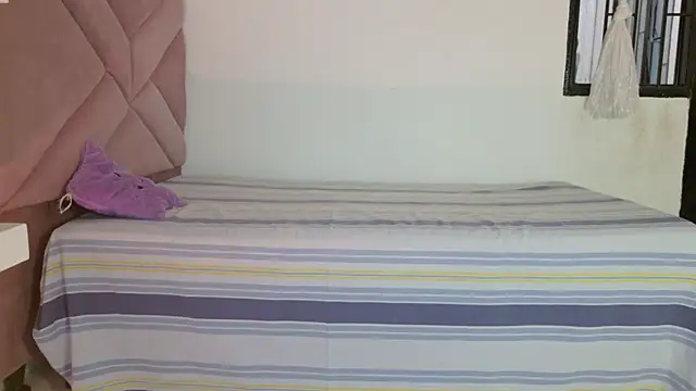 eva_sin18 live sex cam