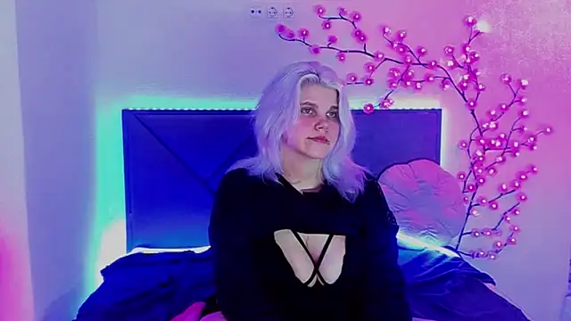 JoannLowe webcam