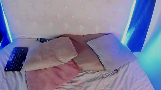 Strella_ferrera webcam