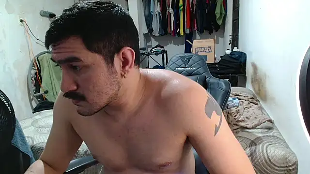 Leonino231 webcam