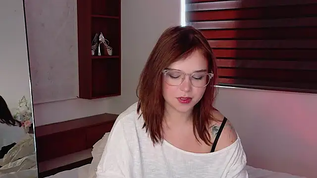 Lilith_Bonheur webcam