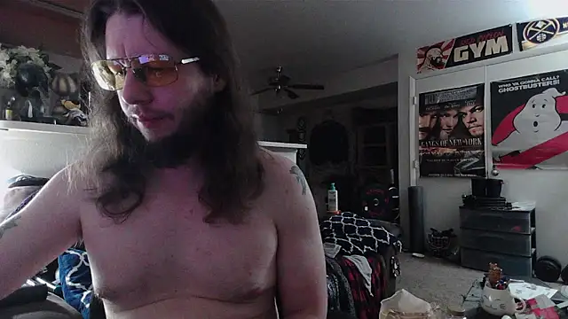 biggerisbetter12 - Biggerisbetter12's free webcam - UK Sex Cams