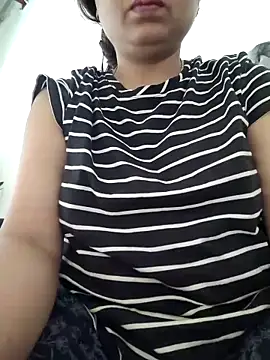 Nisha_Lovely webcam