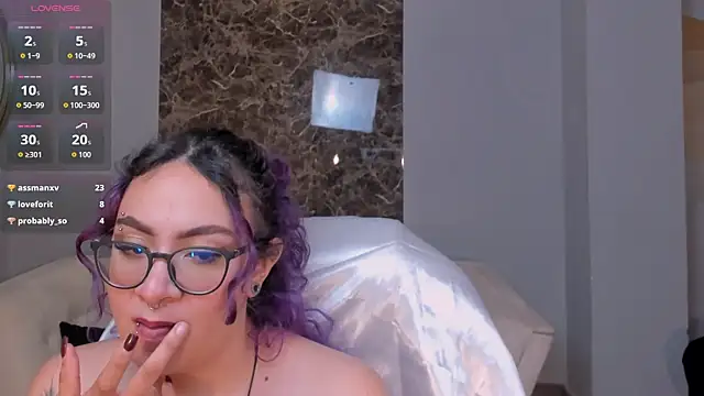 LoiseHarper webcam