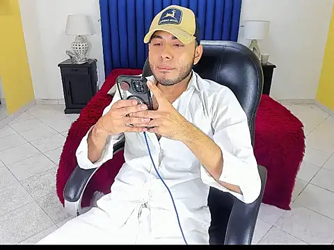 Paul_Douglas webcam