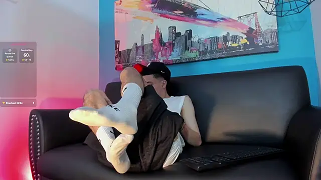 kevinn_bluee live cam on StripChat
