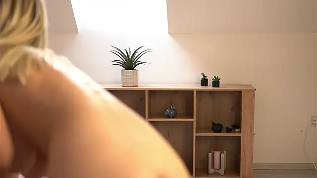 CassieMiles webcam