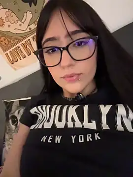 HinaSweet webcam