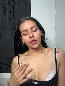 Undalorita - Couple webcam sex chat