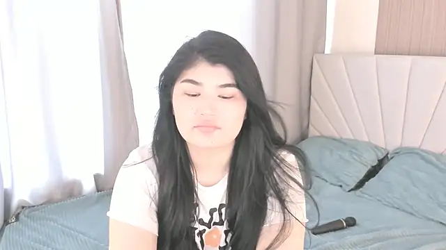 mia_lui webcam