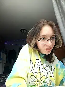 AliceCutness live cam on StripChat