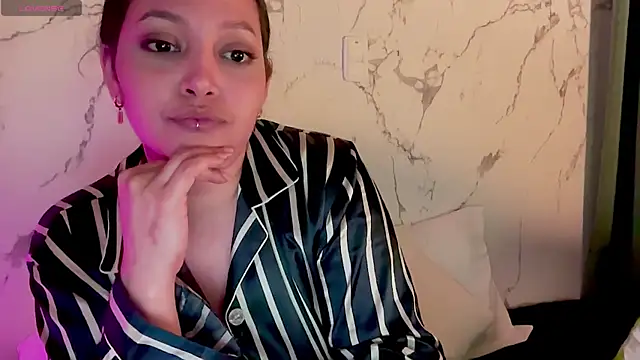 MarcellaGriffin webcam