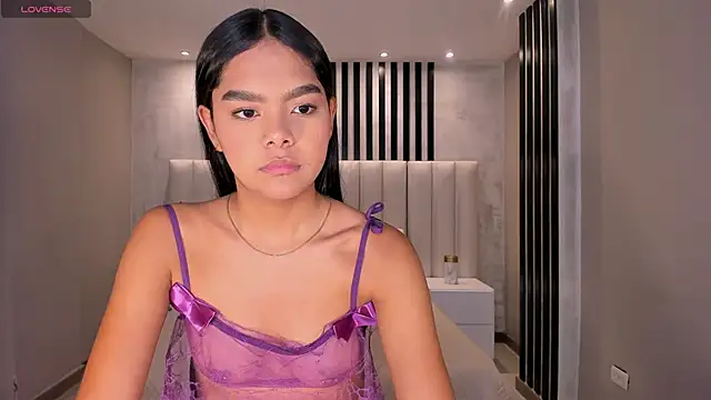 SaphiraJames webcam