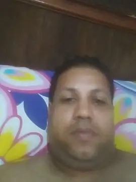 BustlingShirt webcam