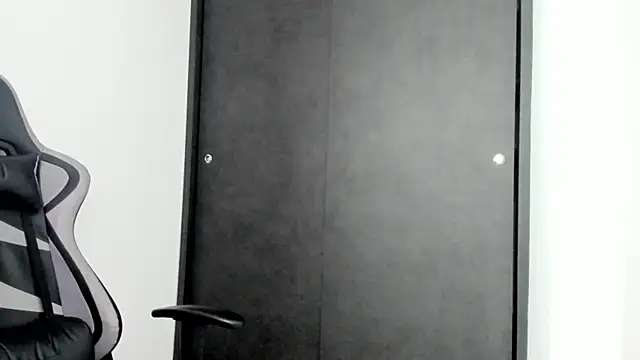 eren_jeager live cam on StripChat
