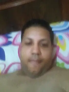 BustlingShirt live cam on StripChat