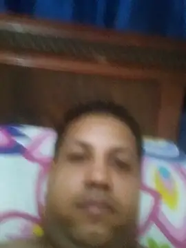 BustlingShirt webcam