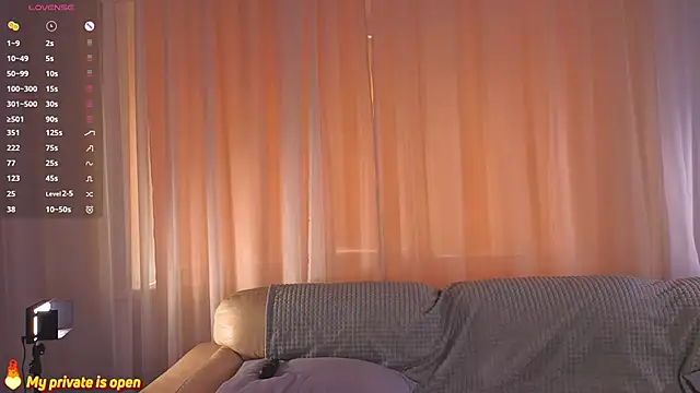 antonelaameli (F teen) - Flash boobs
