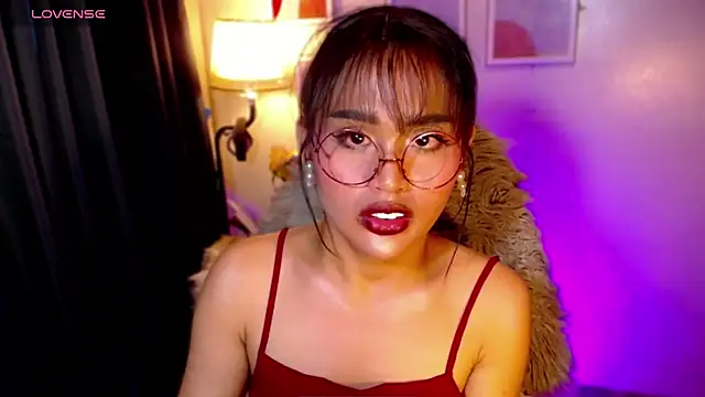 urmidnightcravingsxx webcam