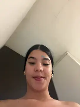 Nia08_ webcam