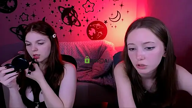 chloe_ley webcam