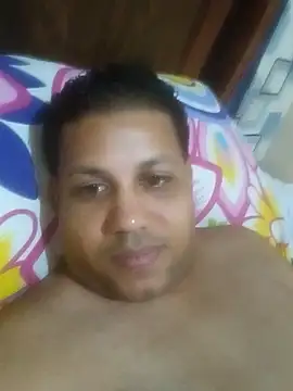 BustlingShirt webcam