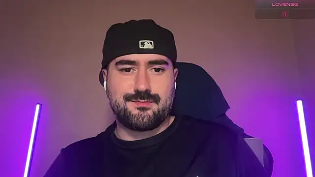 DominantTheo webcam
