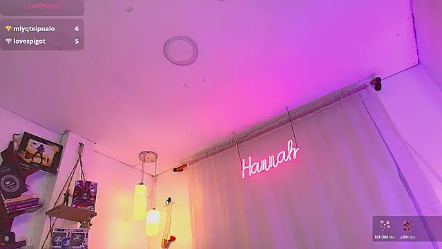 HANNAH_LOVEE live cam on StripChat