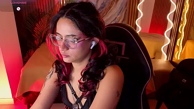 kristen_tay webcam