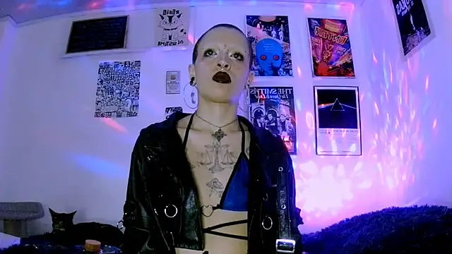 plutonbluemooon333 webcam