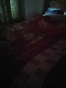 momo_loves webcam
