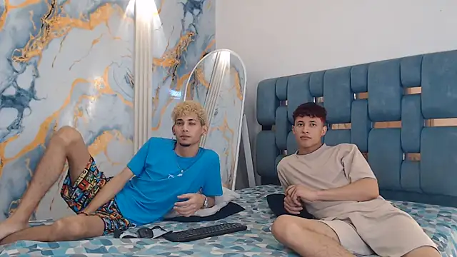 YOUNG_BOYS_HELL webcam