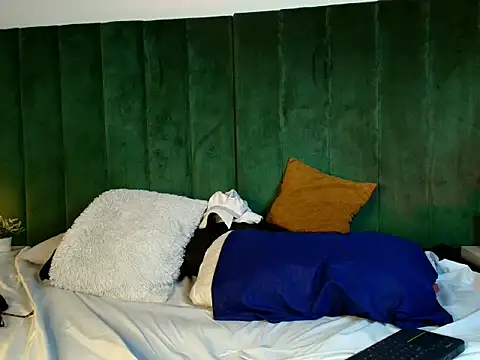 MeganEvanss__ webcam