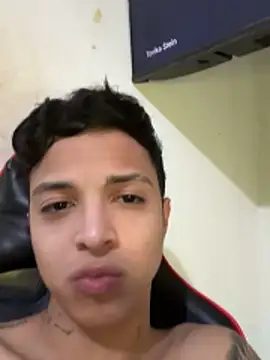 ZAndrew_Gold live cam on StripChat