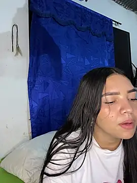 babyy_pervert webcam
