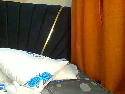 petite_cuteass webcam