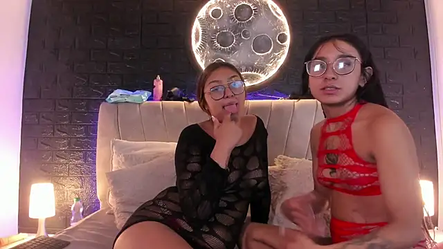 honey_lesbian_hott777 webcam