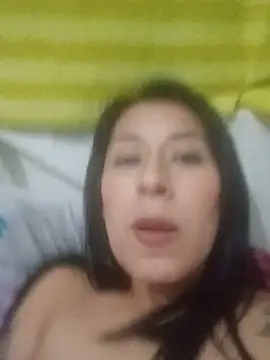 ELY_FE_ live cam on StripChat