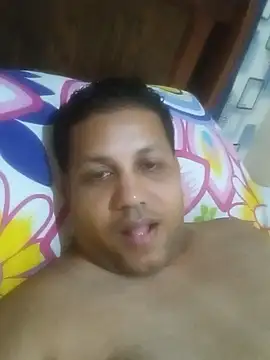 BustlingShirt webcam
