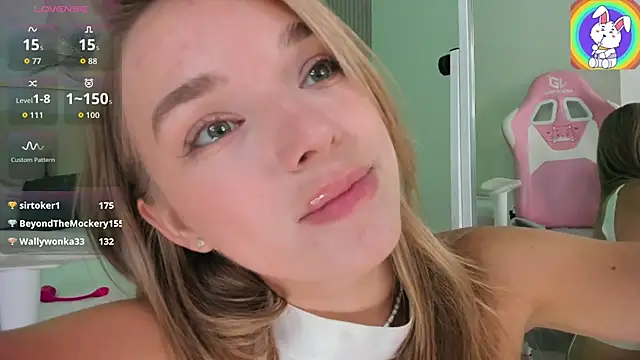 VirginChloe webcam