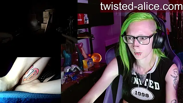 Twisted_Alice webcam