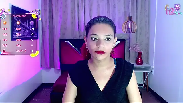 luisa__torres webcam