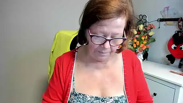 Adelewildx live cam on StripChat
