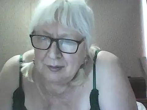 Alexia64231 live cam on StripChat