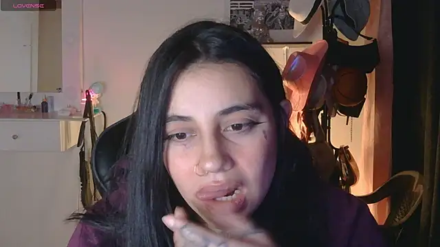 val_bardot live cam on StripChat