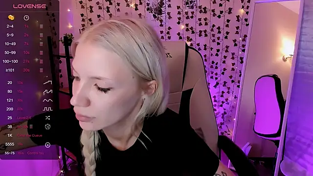AnyaTaylor_ webcam