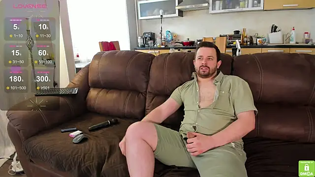 NikkiNSerdron webcam